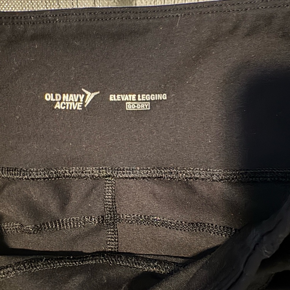Old Navy womens Black Leggings - Picture 4 of 4